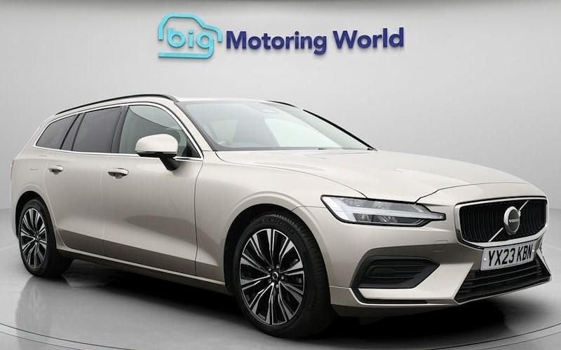 Used Volvo V60 Core 163 HP (119 kW) 2022 Gold Estate