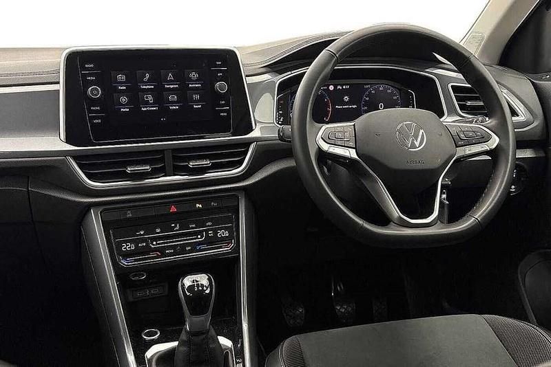 Usado VW T-Roc Style 150 HP (110 kW) 2025 Azul SUV