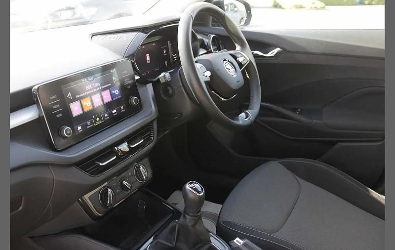 Used Skoda Fabia Colour Edition 94 HP (69 kW) 2023 Race blue metallic black body / magic pearl effect roof Hatchback