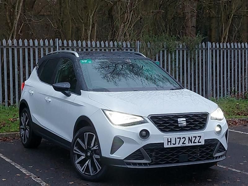 White Used 2022 Seat Arona FR SUV | £15,498 (Fair price) - Image 1/4