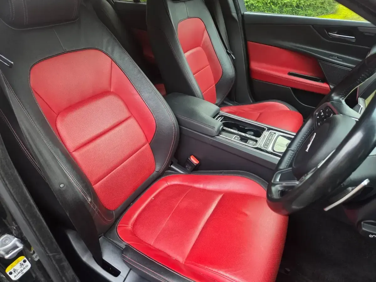 Used Jaguar XE 180 HP (132 kW) 2019 Black Sedan