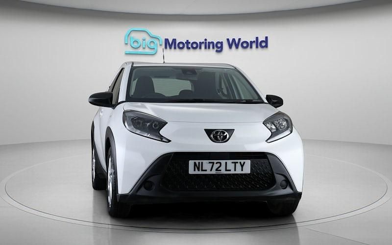 Used Toyota Aygo X PURE 72 HP (52 kW) 2025 SUV