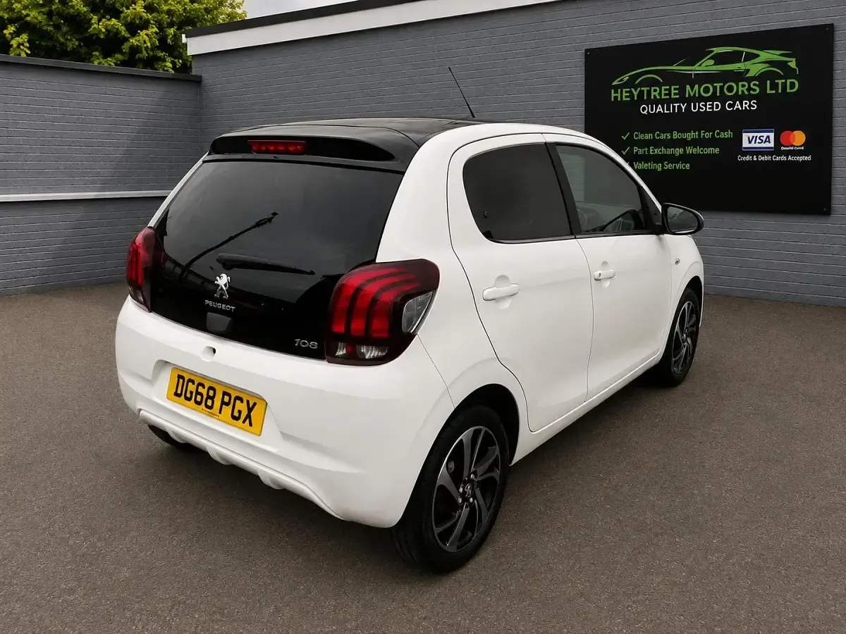 Used Peugeot 108 Allure 70 HP (51 kW) 2018 White Hatchback