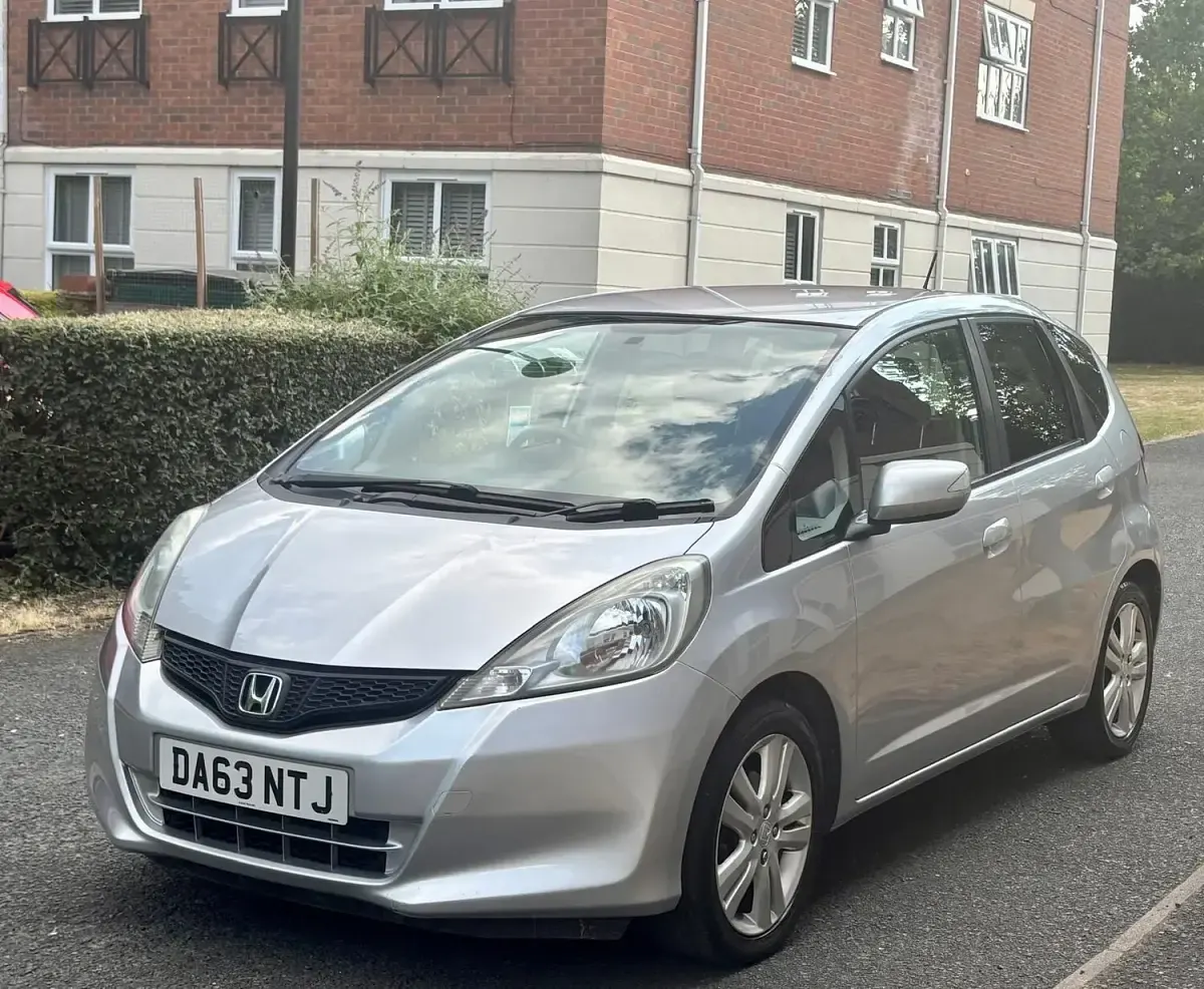 Used Honda Jazz ES 99 HP (72 kW) 2014 Silver Hatchback