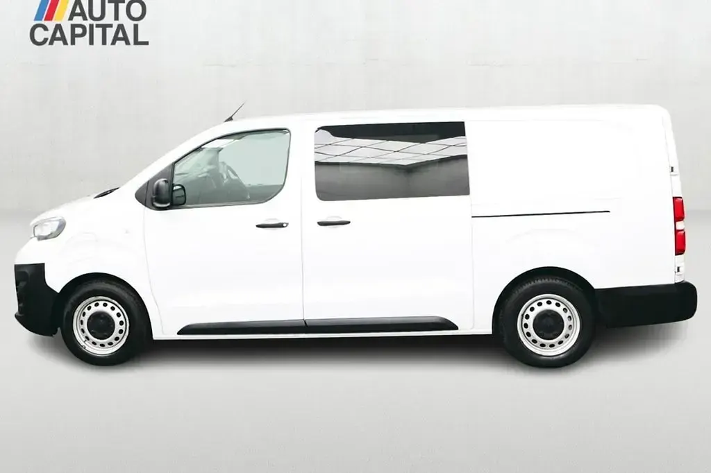 Used Peugeot e-Expert 100 kW (136 HP) 2022 White Van
