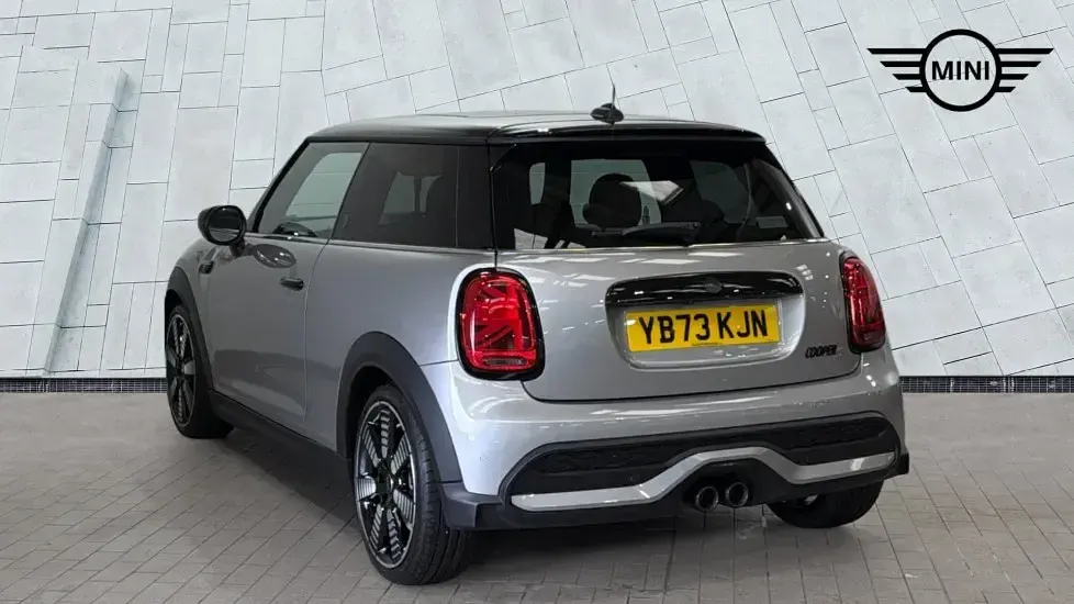Used Mini Cooper S Exclusive 176 HP (129 kW) 2023 Silver Hatchback