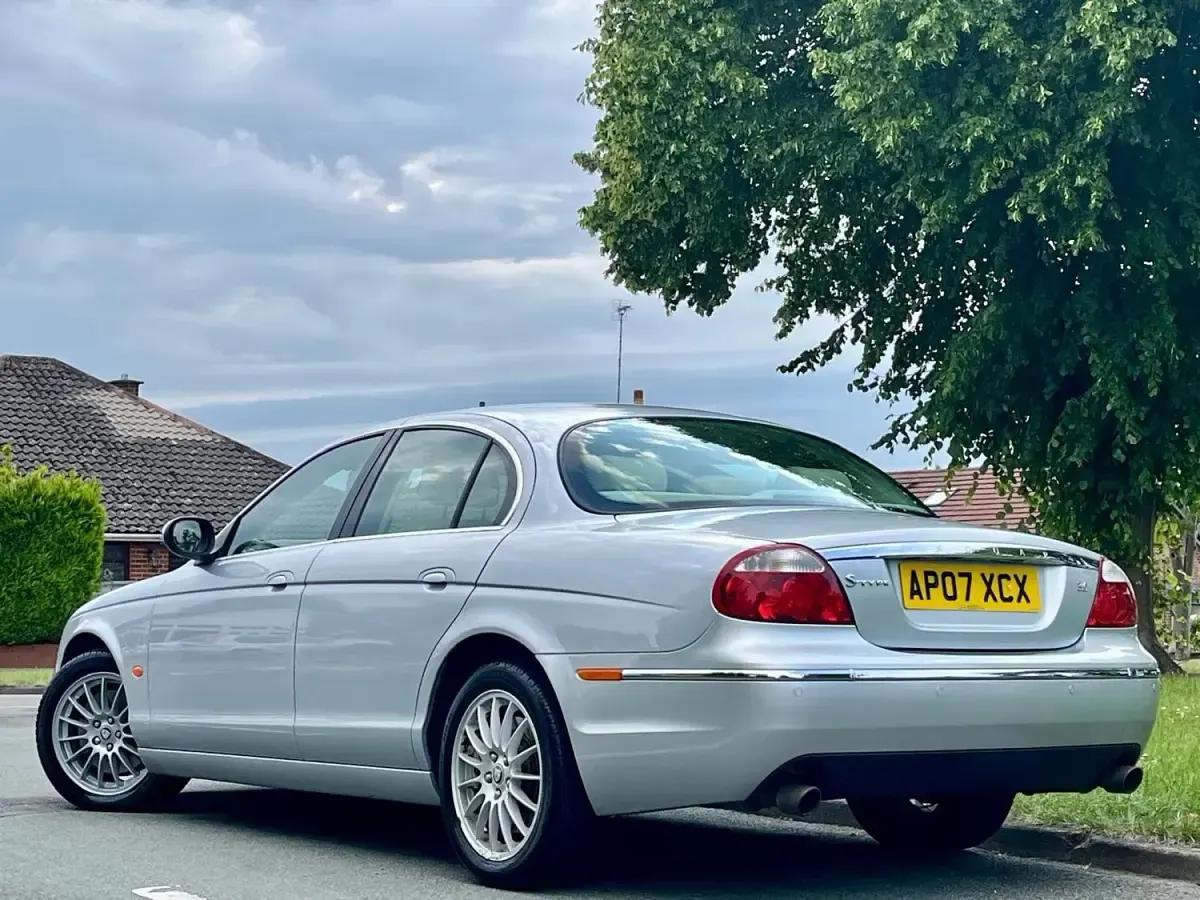Usado Jaguar S-Type S 238 HP (175 kW) 2007 Prateado Sedan