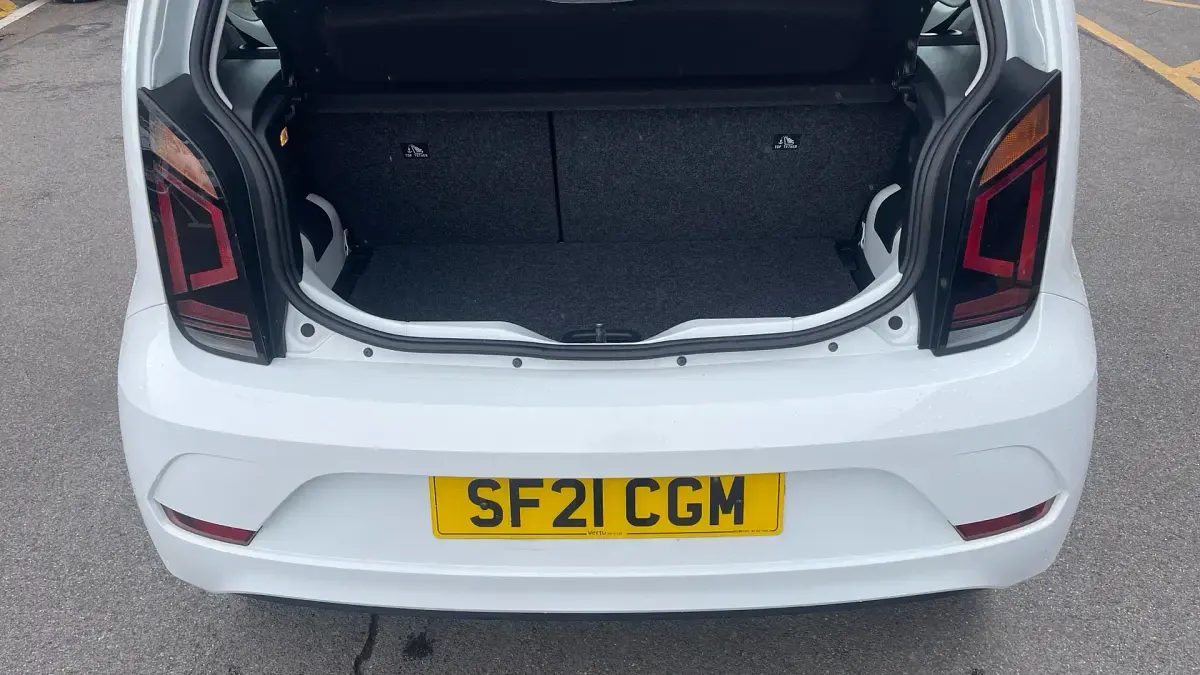 Used VW up! 65 HP (47 kW) 2021 White Hatchback