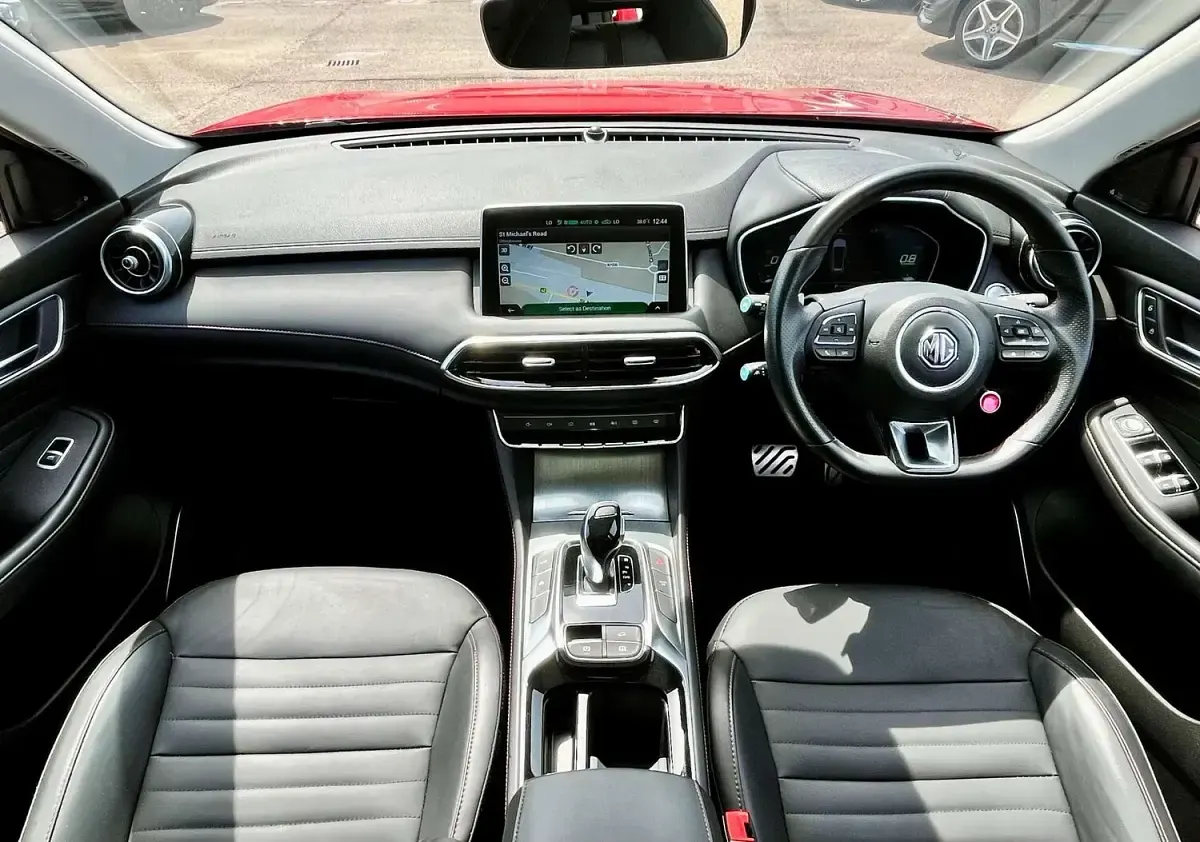 Used MG HS Exclusive 162 HP (119 kW) 2023 Red SUV