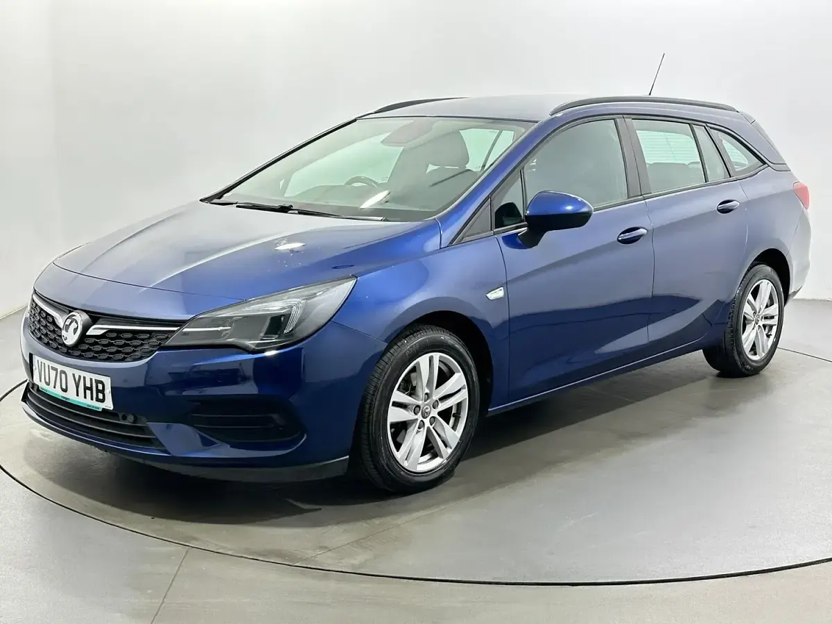 Used Vauxhall Astra Business Edition 131 HP (96 kW) 2021 Blue Estate