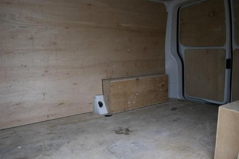 Image 2/4