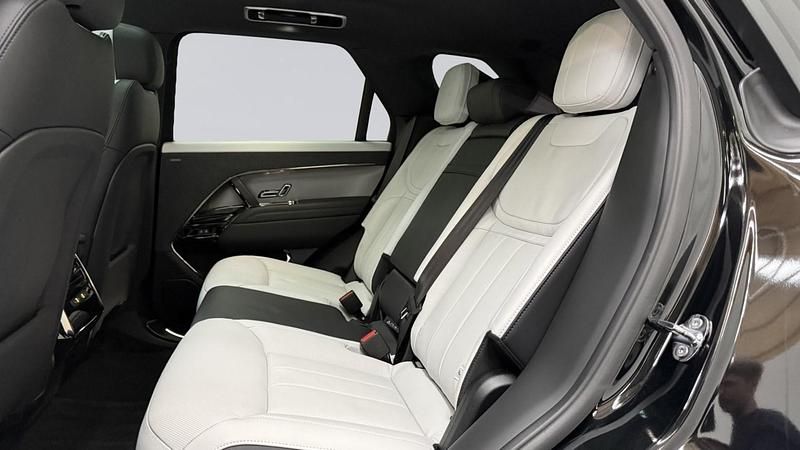 Second-hand Land Rover Range Rover Sport SE Dynamic 2025 Negru SUV