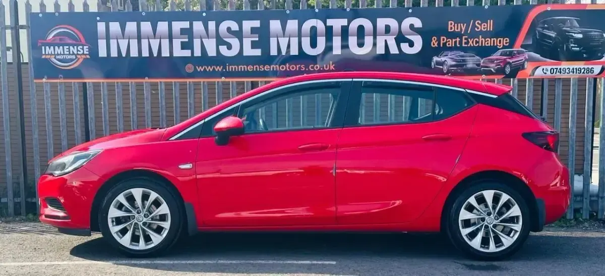 Begagnad Vauxhall Astra 125 HK (91 kW) 2016 Röd Halvkombi