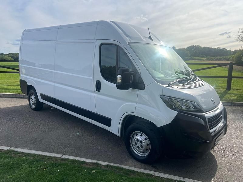 White Used 2022 Peugeot Boxer Van | £11,250 (Super price) - Image 1/4