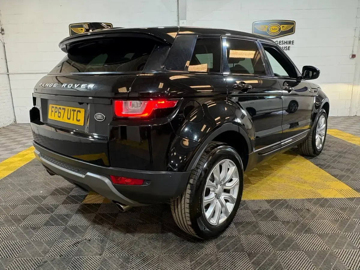 Used Land Rover Range Rover evoque SE 2017 Black Estate