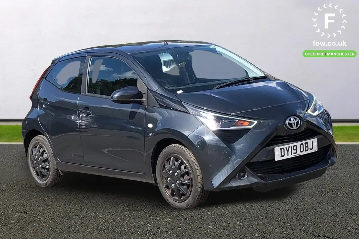 Used Toyota Aygo X-play 72 HP (52 kW) 2019 Hatchback
