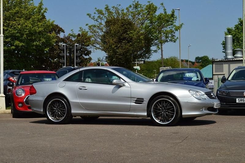 Diamond silver Used 2003 Mercedes SL500 Cabriolet | £6,575 - Image 1/4