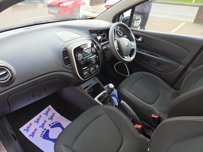 Used Renault Captur Play 90 HP (66 kW) 2019 Grey/black SUV