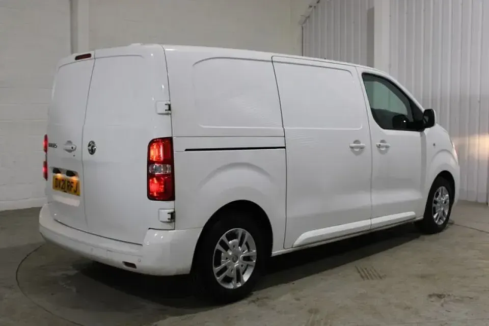Used Vauxhall Vivaro Sportive 100 HP (73 kW) 2021 White MPV