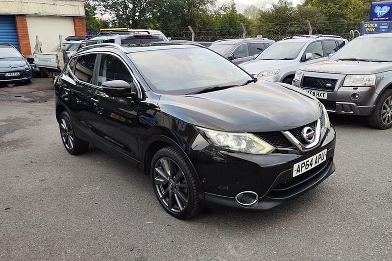 Black Used 2014 Nissan Qashqai Tekna SUV | £8,000 (Good price) - Image 1/1