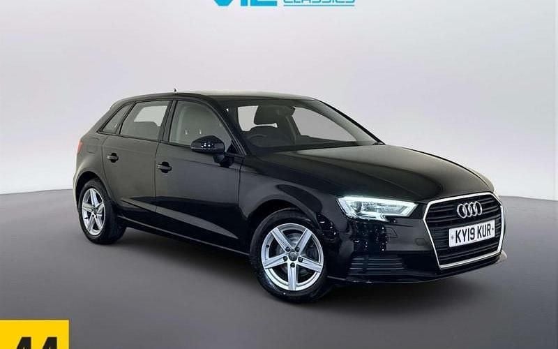Usado Audi A3 Sportback Design 116 HP (85 kW) 2019 Citadino