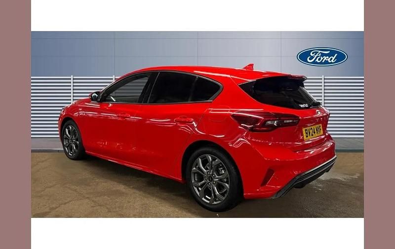 Used Ford Focus ST-Line 155 HP (114 kW) 2024 Red Hatchback