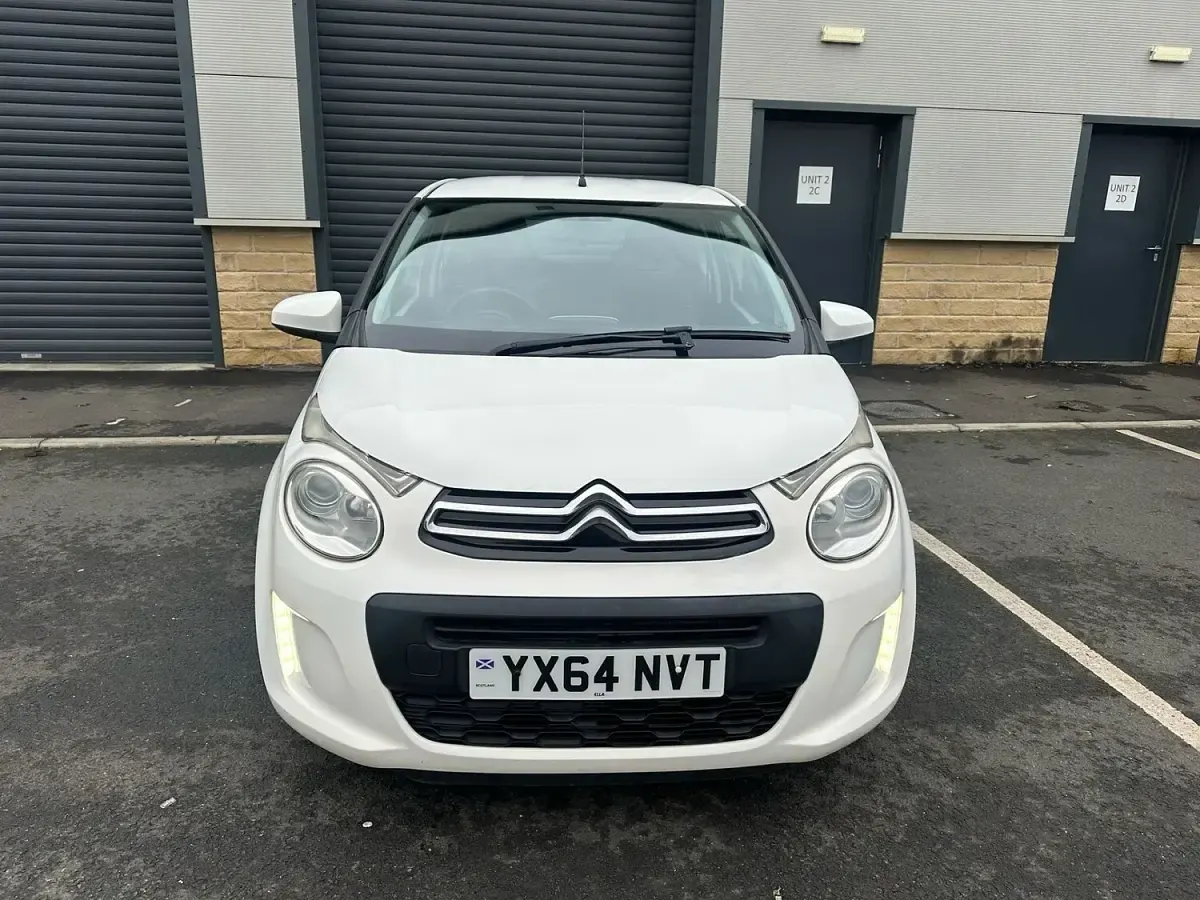 Usado Citroën C1 Feel 68 CV (50 kW) 2014 Blanco Utilitario