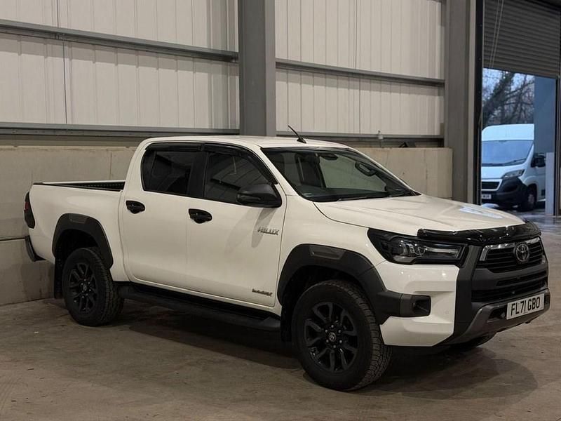 Used Toyota HiLux 204 HP (150 kW) 2021 White Pickup