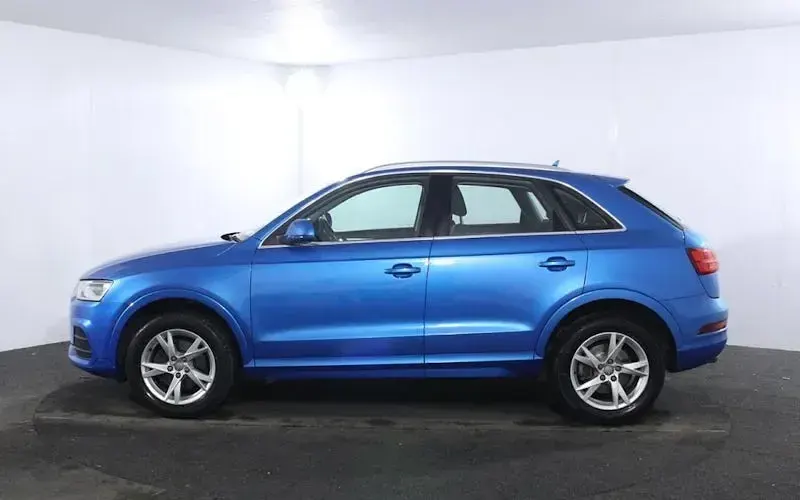 Usado Audi Q3 Competition 150 HP (110 kW) 2015 Azul SUV