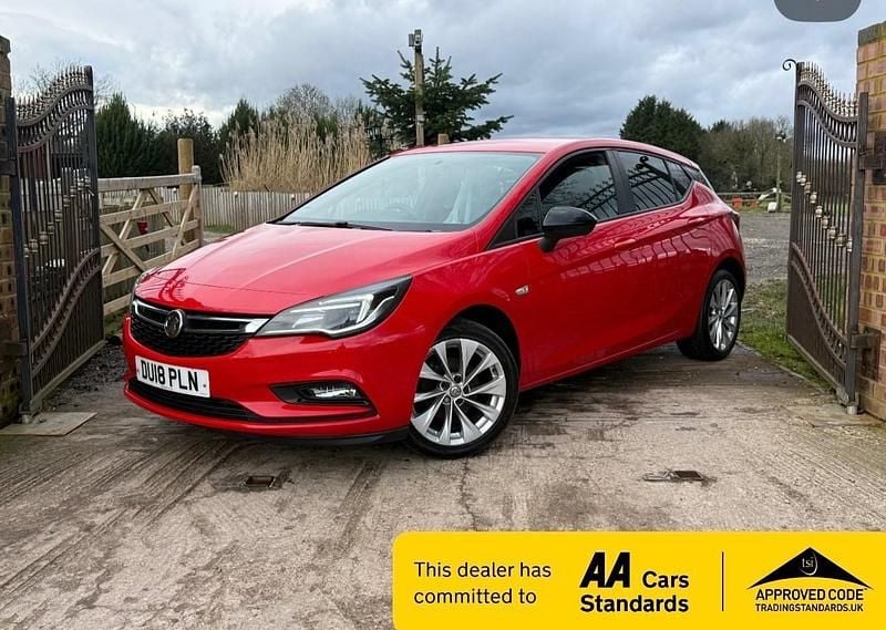 Second-hand Vauxhall Astra Design Edition 2018 Roșu Hatchback