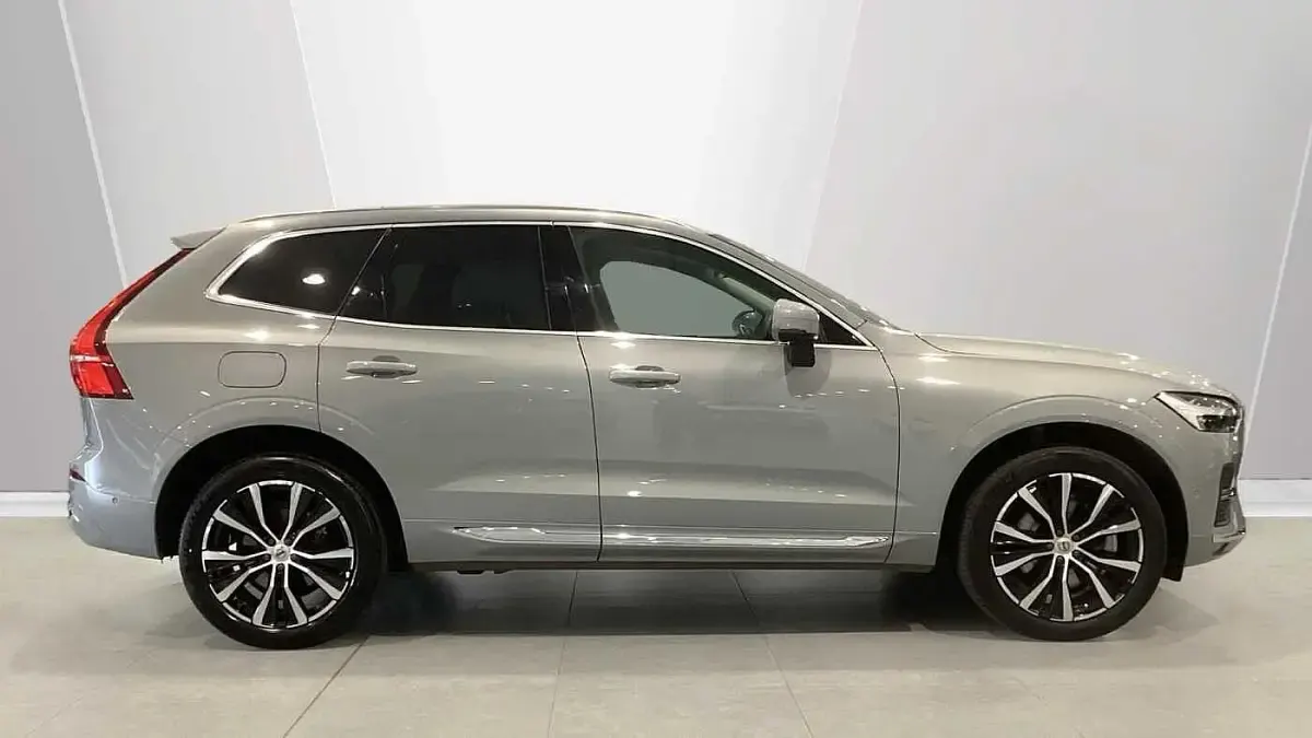 Usado Volvo XC60 Ultra 247 HP (181 kW) 2025 Cinzento SUV