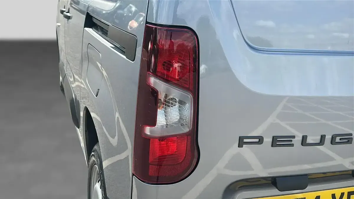 Used Peugeot Partner S 101 HP (74 kW) 2024 Grey MPV
