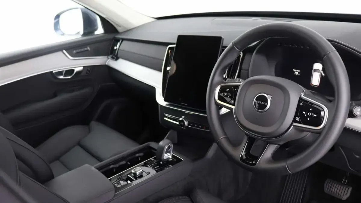 Used Volvo XC90 Core 250 HP (183 kW) 2025 SUV