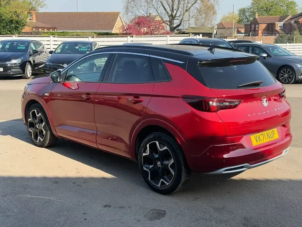 Used Vauxhall Grandland X Elite 130 HP (95 kW) 2021 Red SUV