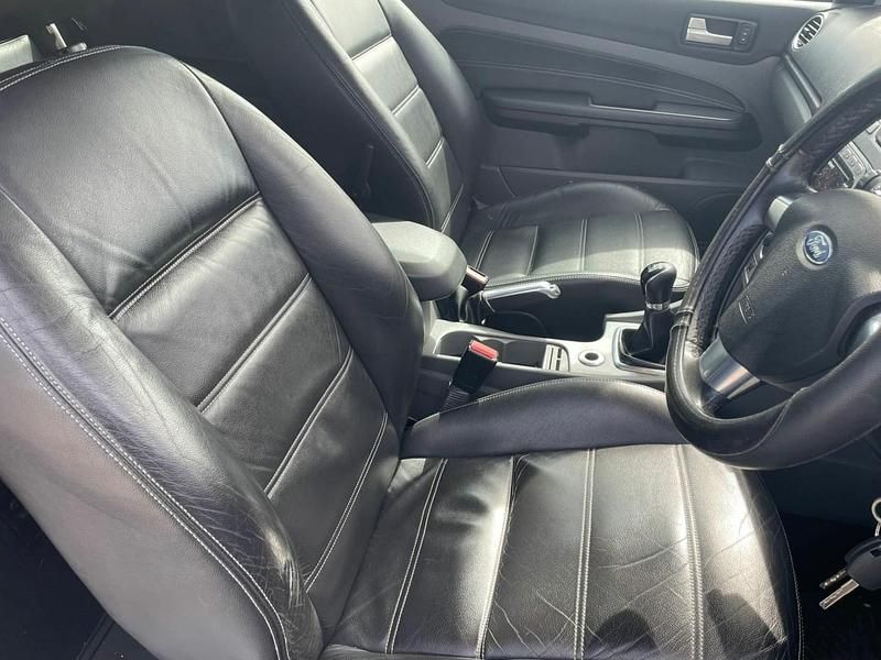 Used Ford Focus Titanium 123 HP (90 kW) 2008 Black Hatchback