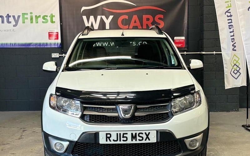 Used Dacia Sandero Lauréate 90 HP (66 kW) 2015 White Hatchback