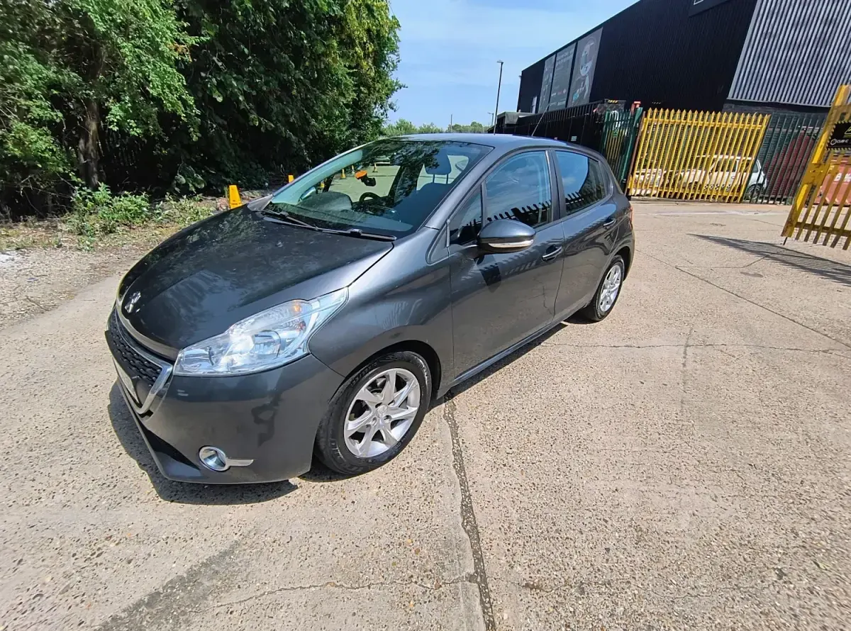 Used Peugeot 208 Active 82 HP (60 kW) 2013 Grey Hatchback