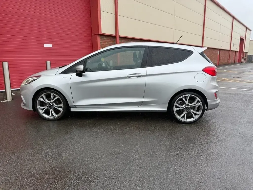 Used Ford Fiesta ST-Line 120 HP (88 kW) 2018 Silver Hatchback