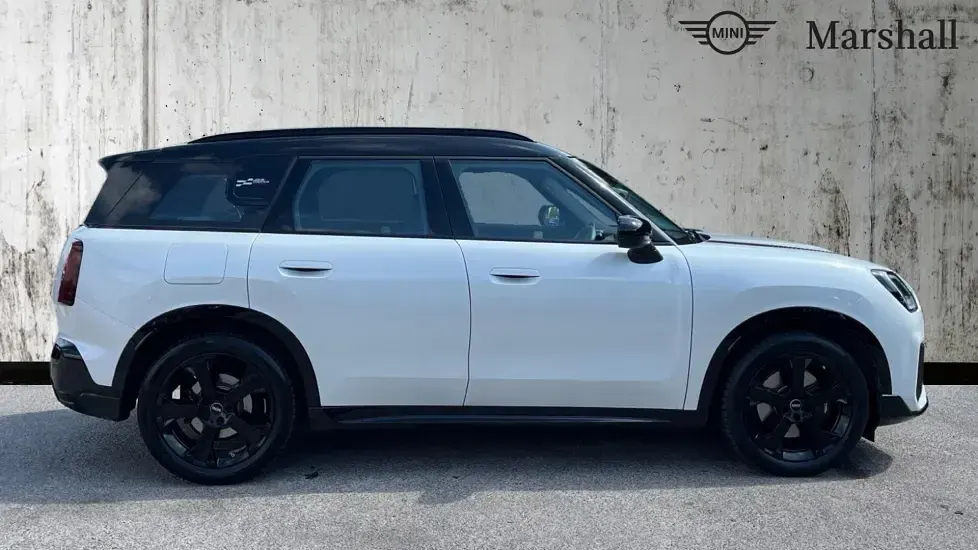 Used Mini Countryman Sport 170 HP (125 kW) 2025 Nanuq white SUV