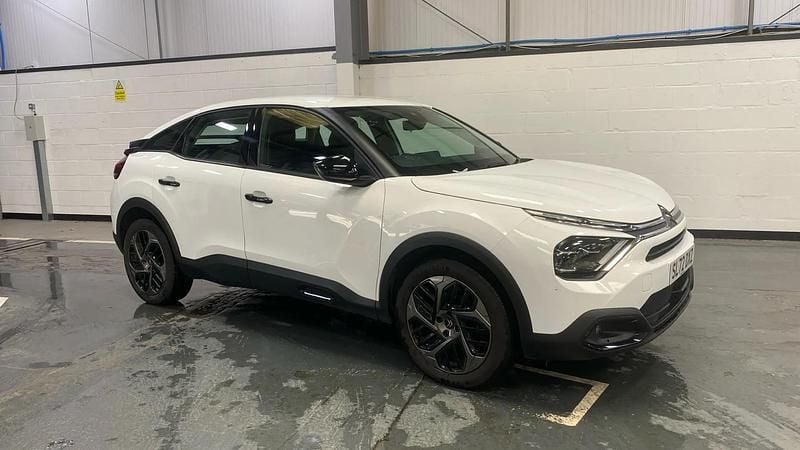 White Used 2022 Citroën C4 PureTech Hatchback | £11,298 (Good price) - Image 1/4
