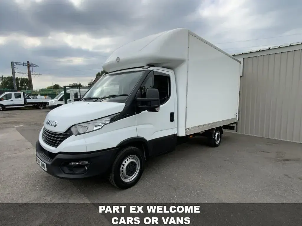 Used Iveco Daily 136 HP (100 kW) 2021 White