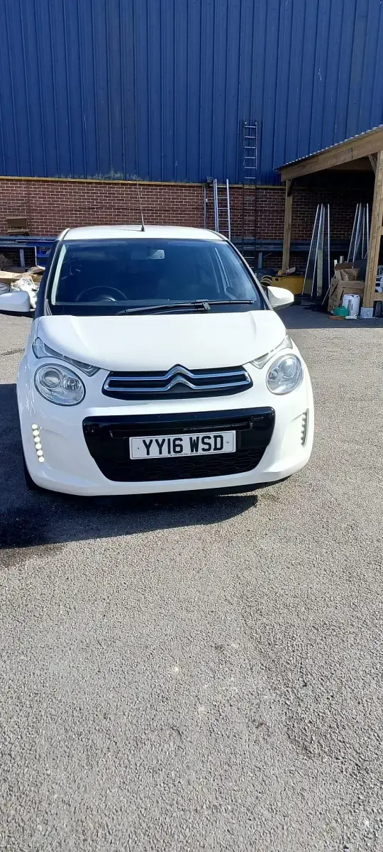 Used Citroën C1 Flair 80 HP (58 kW) 2016 White Hatchback