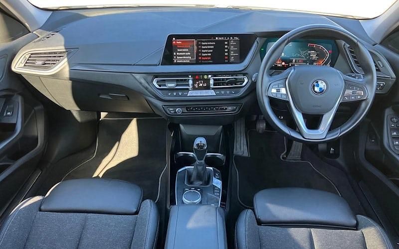 Used BMW 118 Sport Line 136 HP (100 kW) 2021 White Hatchback