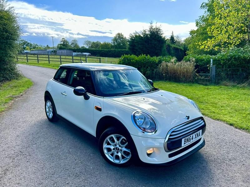 White Used 2014 Mini Cooper D Hatch Hatchback | £3,990 (Fair price) - Image 1/4