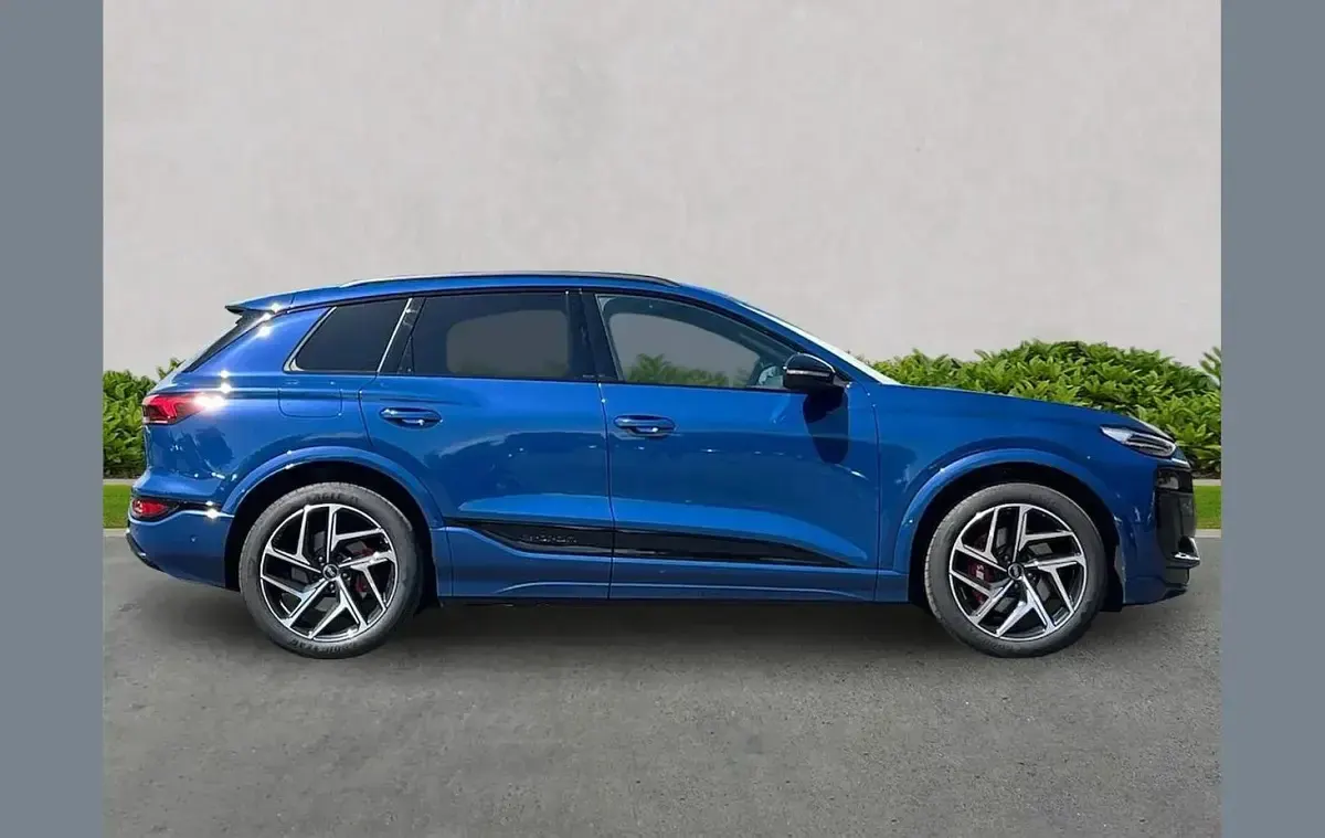 Used Audi SQ6 e-tron Comfort 354 kW (482 HP) 2026 Blue SUV