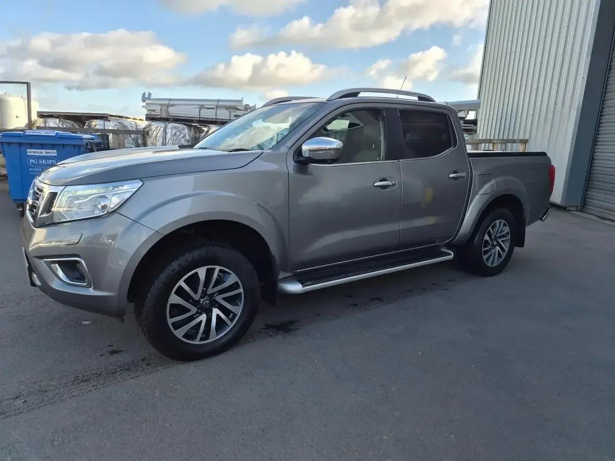 Used Nissan Navara Tekna 2017 Grey Pickup
