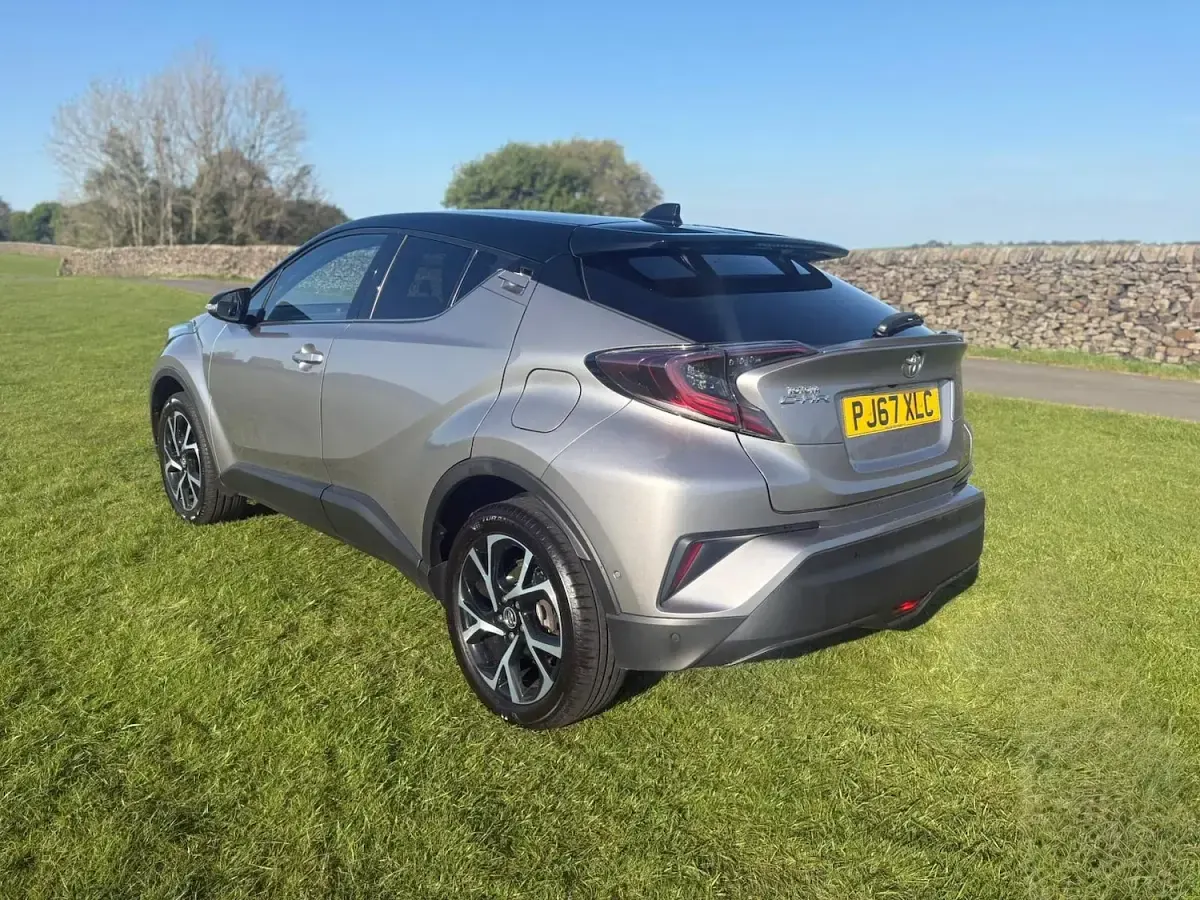 Used Toyota C-HR 115 HP (84 kW) 2017 Silver SUV