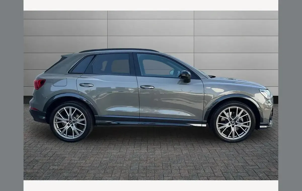 Used Audi Q3 Black Edition 190 HP (139 kW) 2024 Chronos grey SUV
