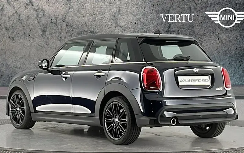 Usado Mini Cooper Exclusive 136 HP (100 kW) 2022 Citadino