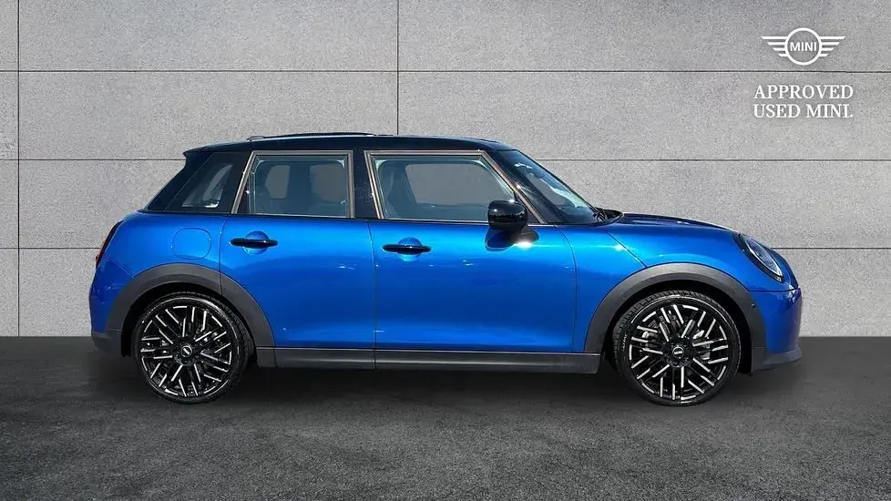 Used Mini Cooper Hatch 114 kW (156 HP) 2026 Blue Hatchback